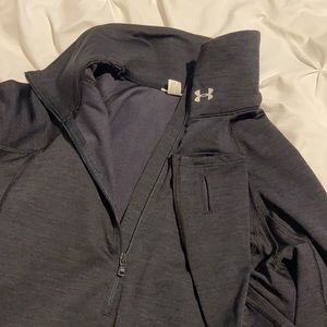 Black UNDER ARMOUR running pullover 🏃‍♀️